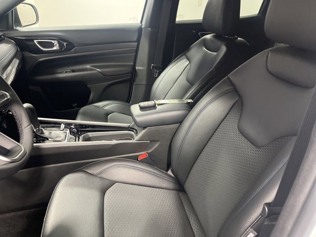 New 2026 Jeep Compass Latitude image 8