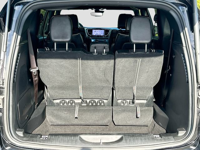Used 2025 Chrysler Pacifica Limited w/ Uconnect Theater Family Group AWD/4WD image 29