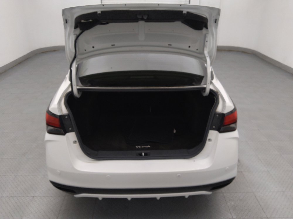 Used 2022 Nissan Versa SV w/ Trunk Package FWD image 29