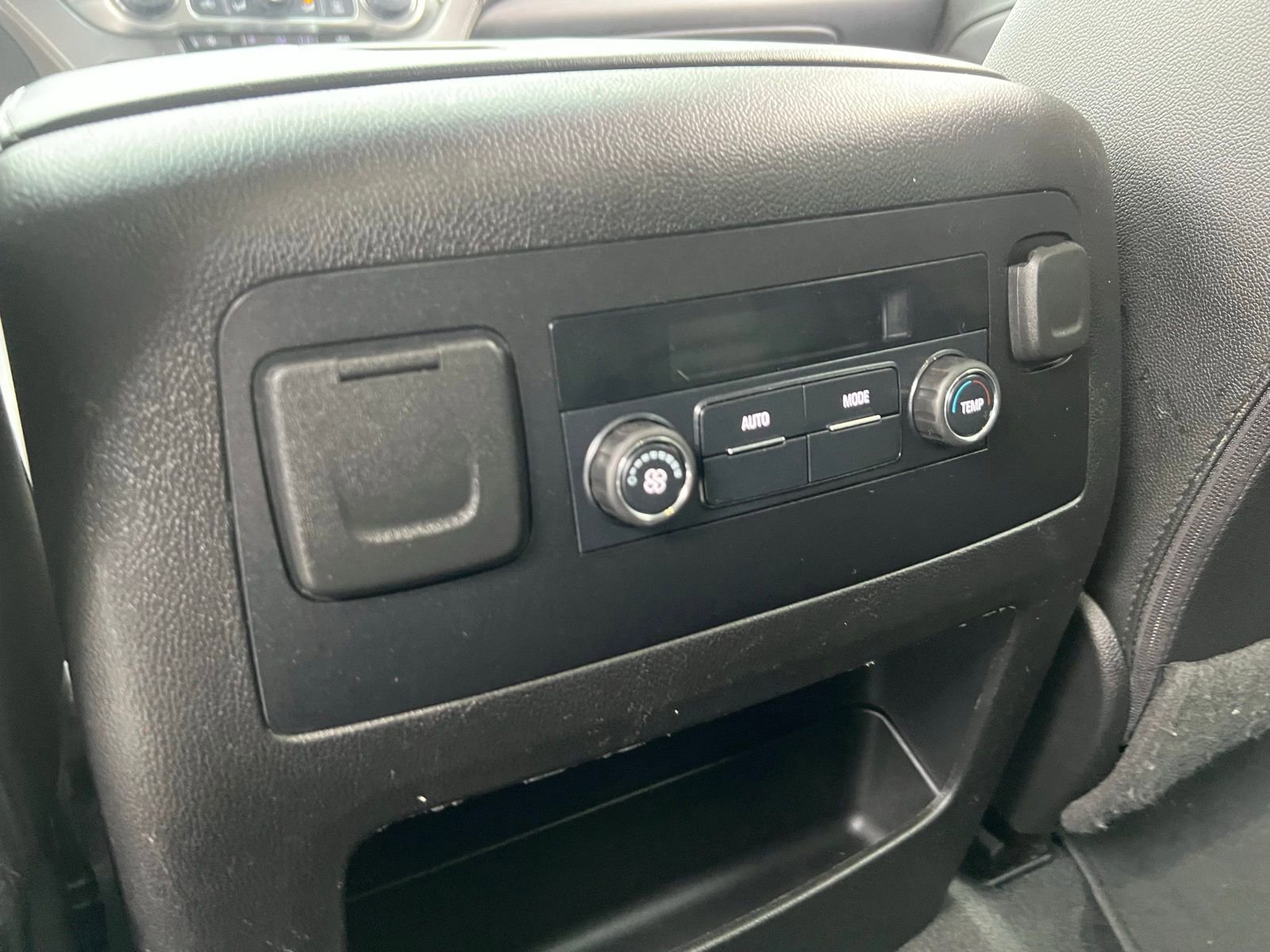 Used 2020 Chevrolet Tahoe LT image 24