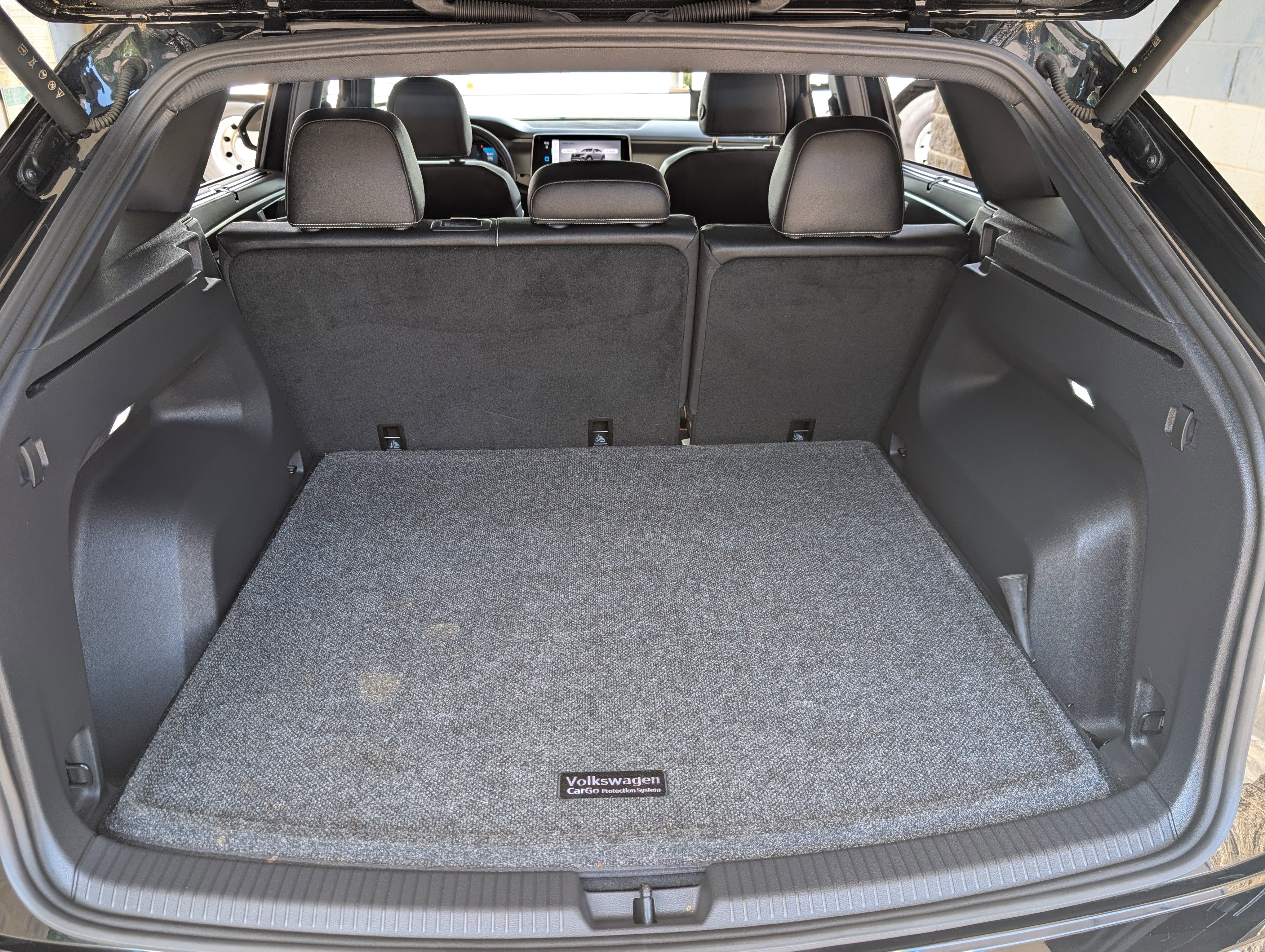 Used 2025 Volkswagen Atlas Cross Sport SEL image 19