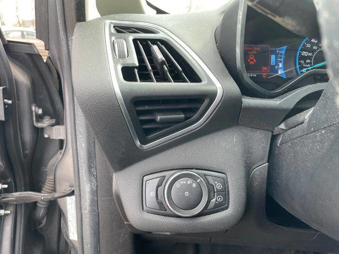 Used 2013 Ford C-MAX SEL FWD image 33