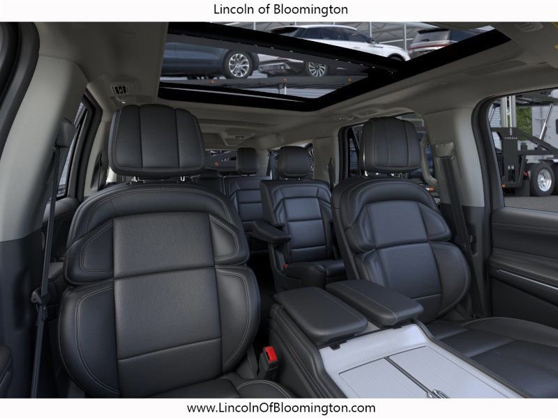 New 2026 Lincoln Navigator L Reserve AWD/4WD image 11