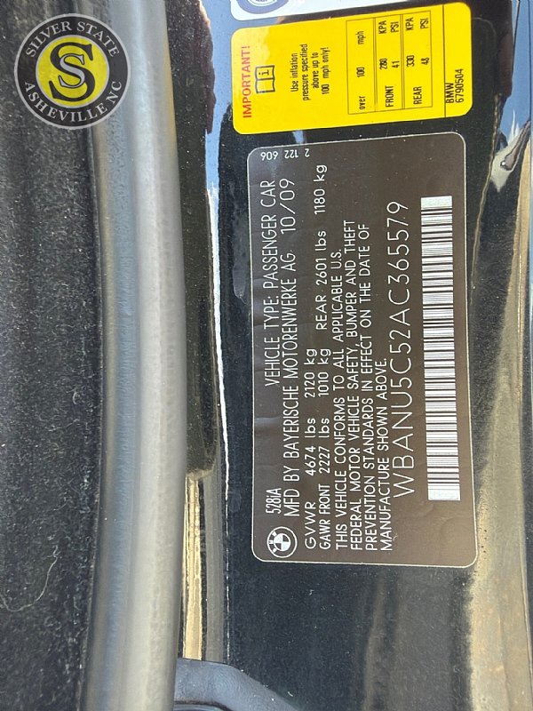 Used 2010 BMW 528i Sedan w/ Sport Pkg RWD image 28