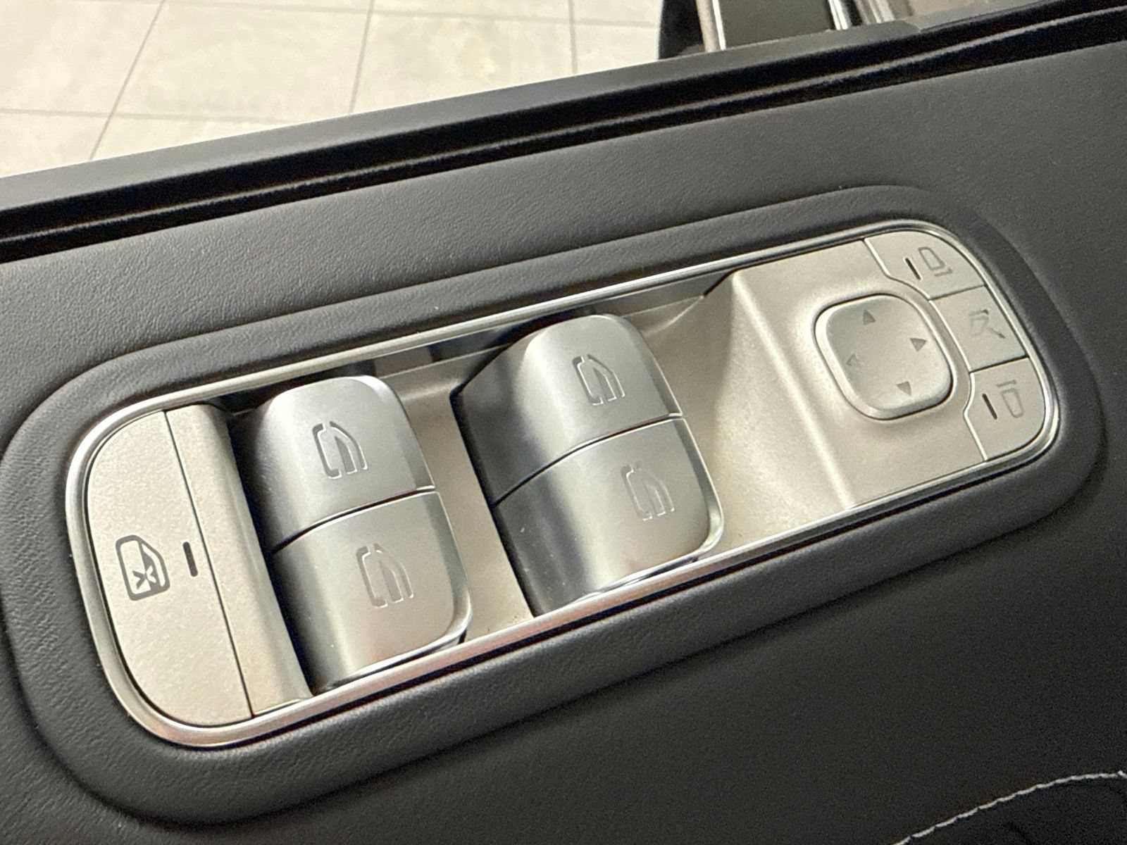 New 2027 Mercedes-Benz G 63 AMG 4MATIC image 9
