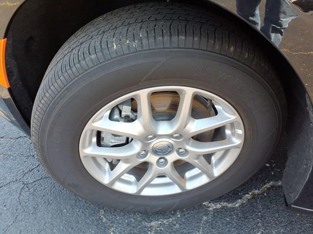 Used 2025 Chrysler Pacifica Select image 25