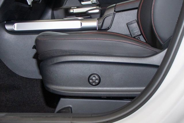 Certified 2023 Mercedes-Benz GLB 250 4MATIC image 16
