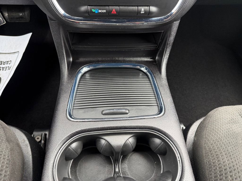 Used 2016 Dodge Grand Caravan SXT image 21