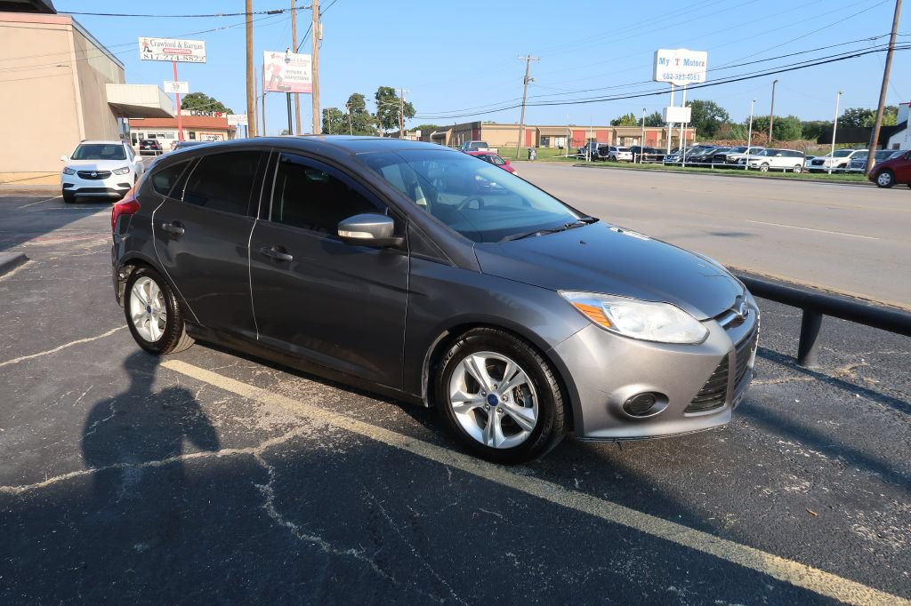 Used 2014 Ford Focus SE FWD image 2
