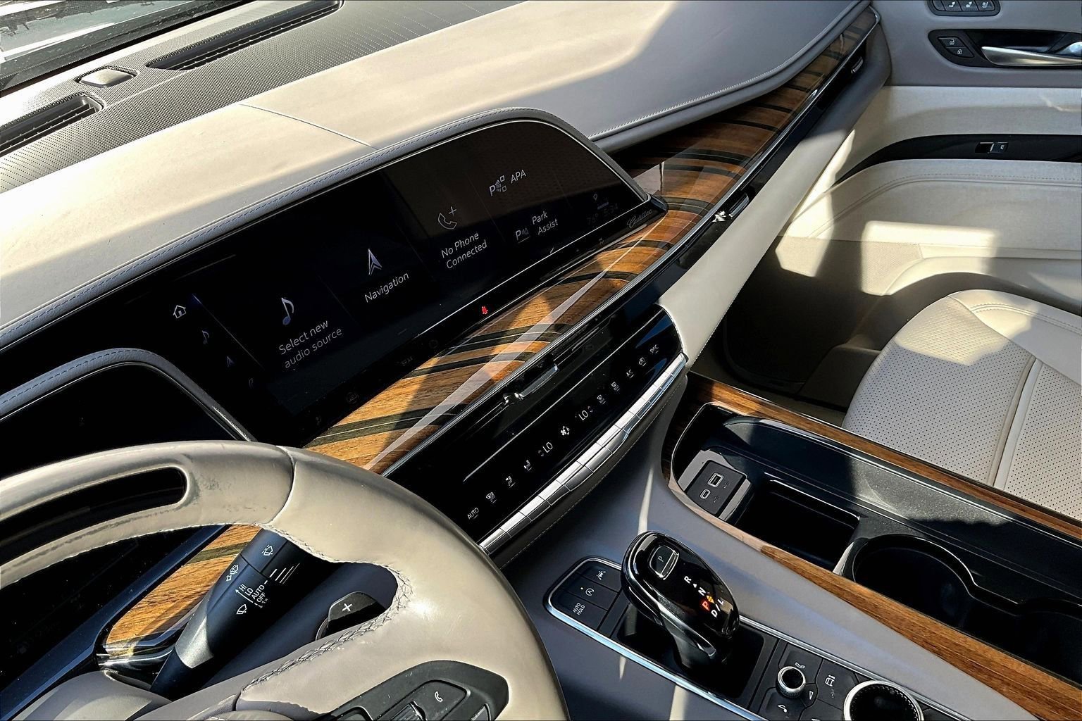 Used 2023 Cadillac Escalade Sport Platinum AWD/4WD image 33