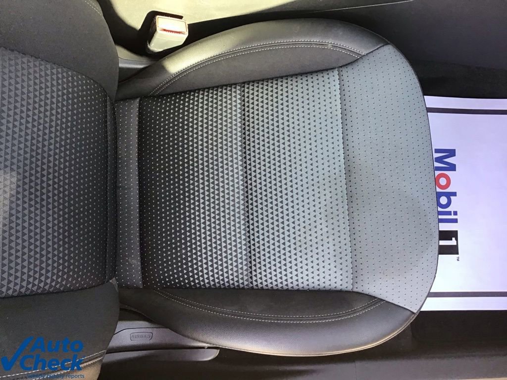 Used 2025 Chevrolet Trax LT w/ LT Convenience Package image 18