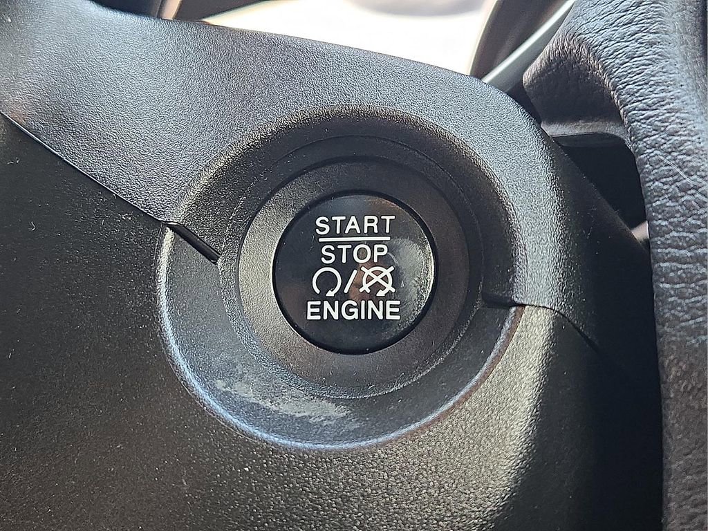 Used 2018 Jeep Compass Latitude w/ Popular Equipment Group image 24