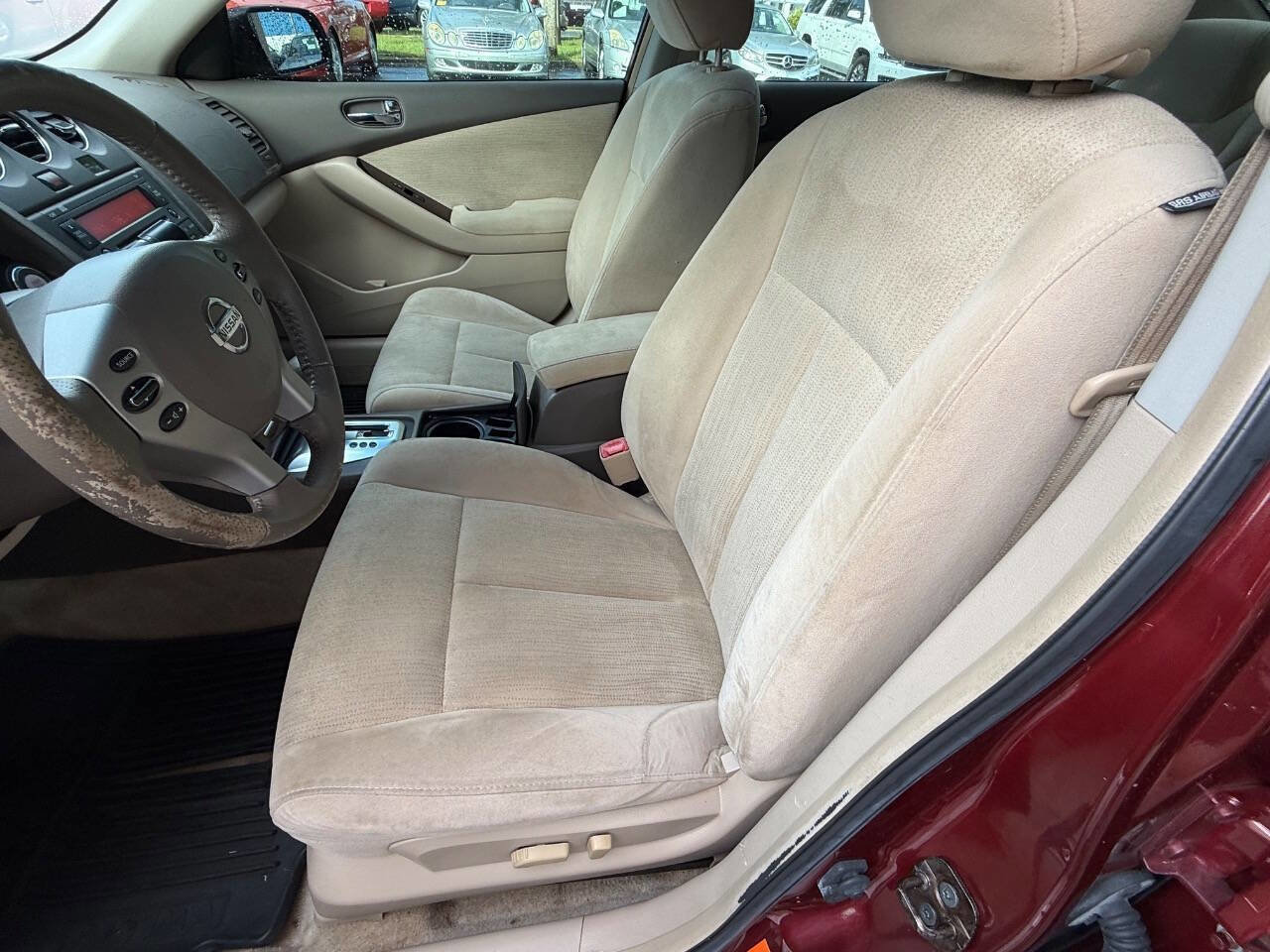 Used 2010 Nissan Altima 3.5 SR FWD image 6