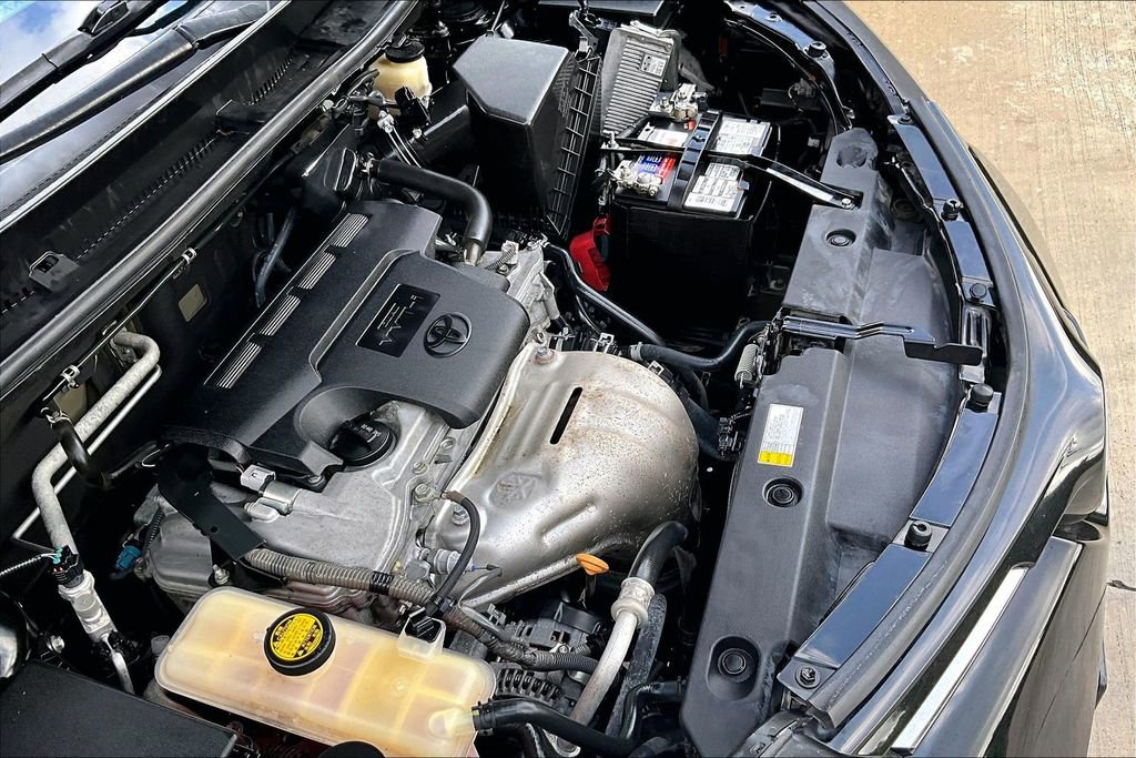 Used 2018 Toyota RAV4 LE image 43