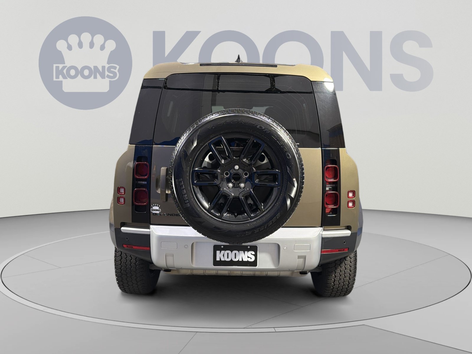 Used 2025 Land Rover Defender 110 S AWD/4WD image 5