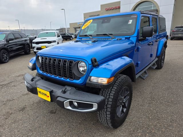 Used 2024 Jeep Gladiator Sport image 2