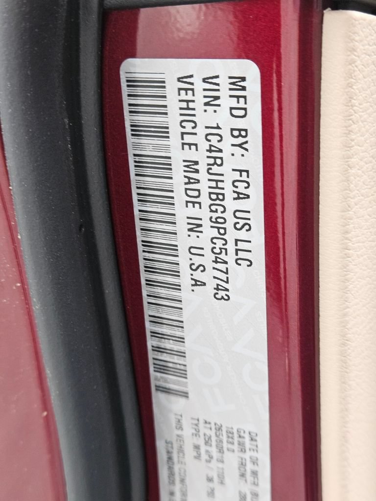 Used 2023 Jeep Grand Cherokee Limited AWD/4WD image 35