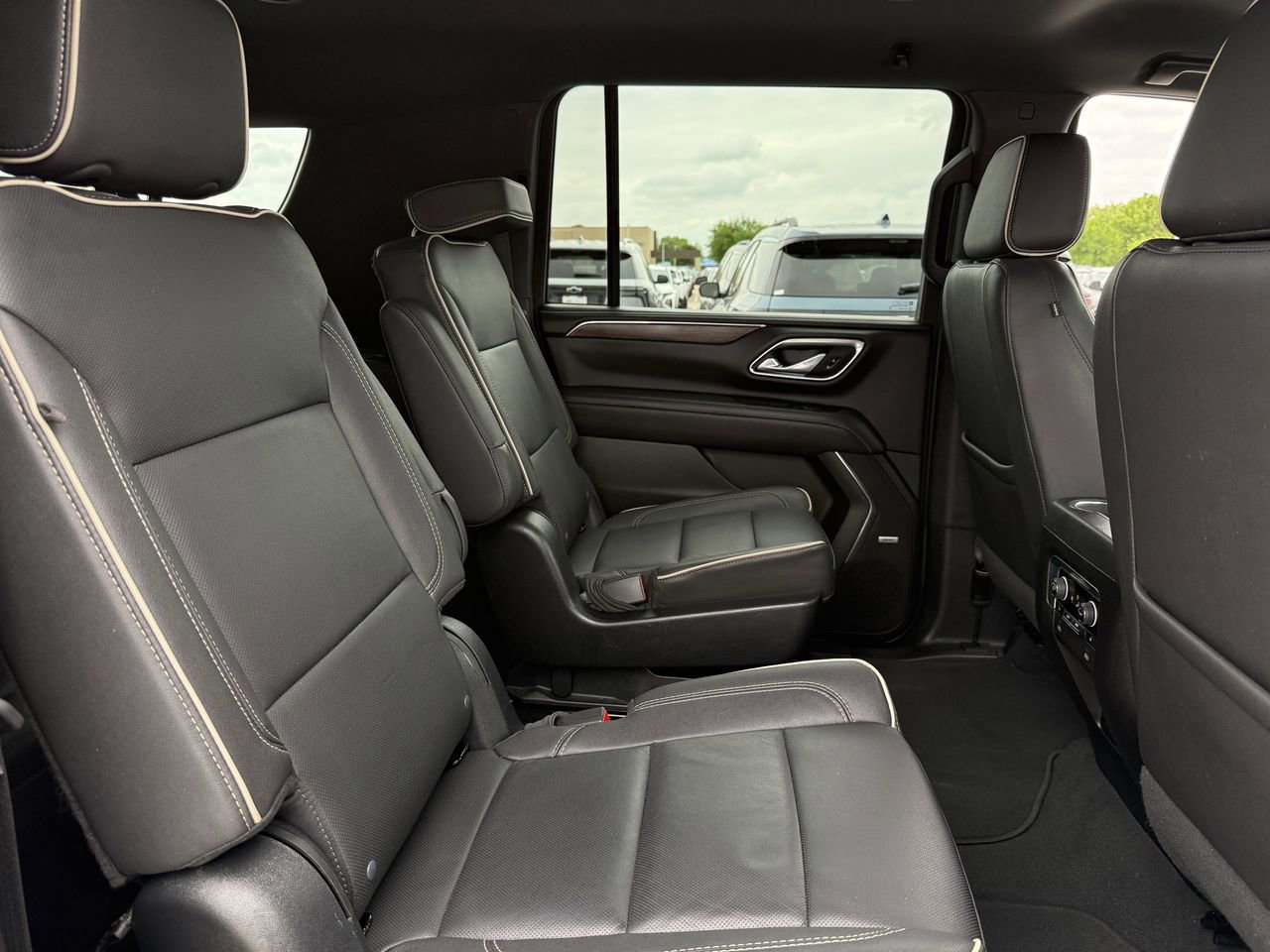 Certified 2023 Chevrolet Suburban Premier image 25