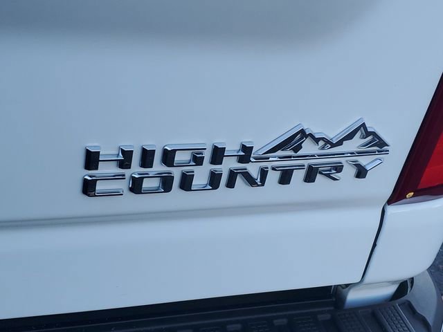 Used 2022 Chevrolet Silverado 2500 High Country w/ Safety Package II image 10