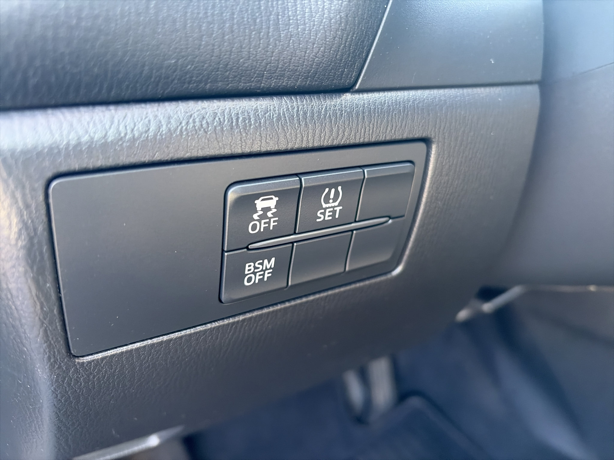 Used 2014 MAZDA MAZDA3 i Touring FWD image 20