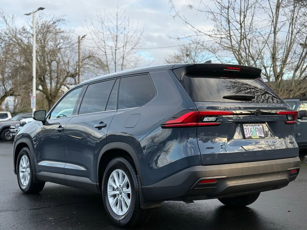 Used 2024 Toyota Grand Highlander XLE image 3