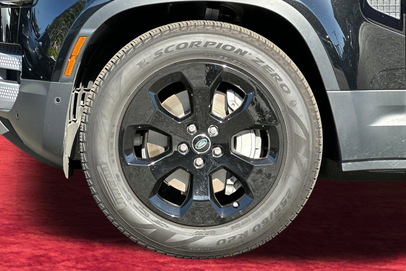 Used 2025 Land Rover Defender 110 S image 13