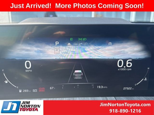 Used 2024 Kia Telluride SX w/ Towing Package image 11