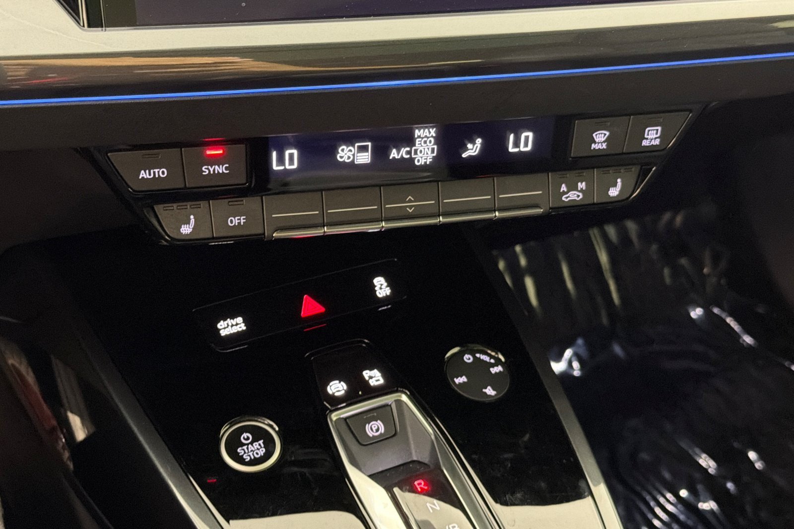 Certified 2023 Audi Q4 e-tron Prestige w/ Black Optic Package AWD/4WD image 20