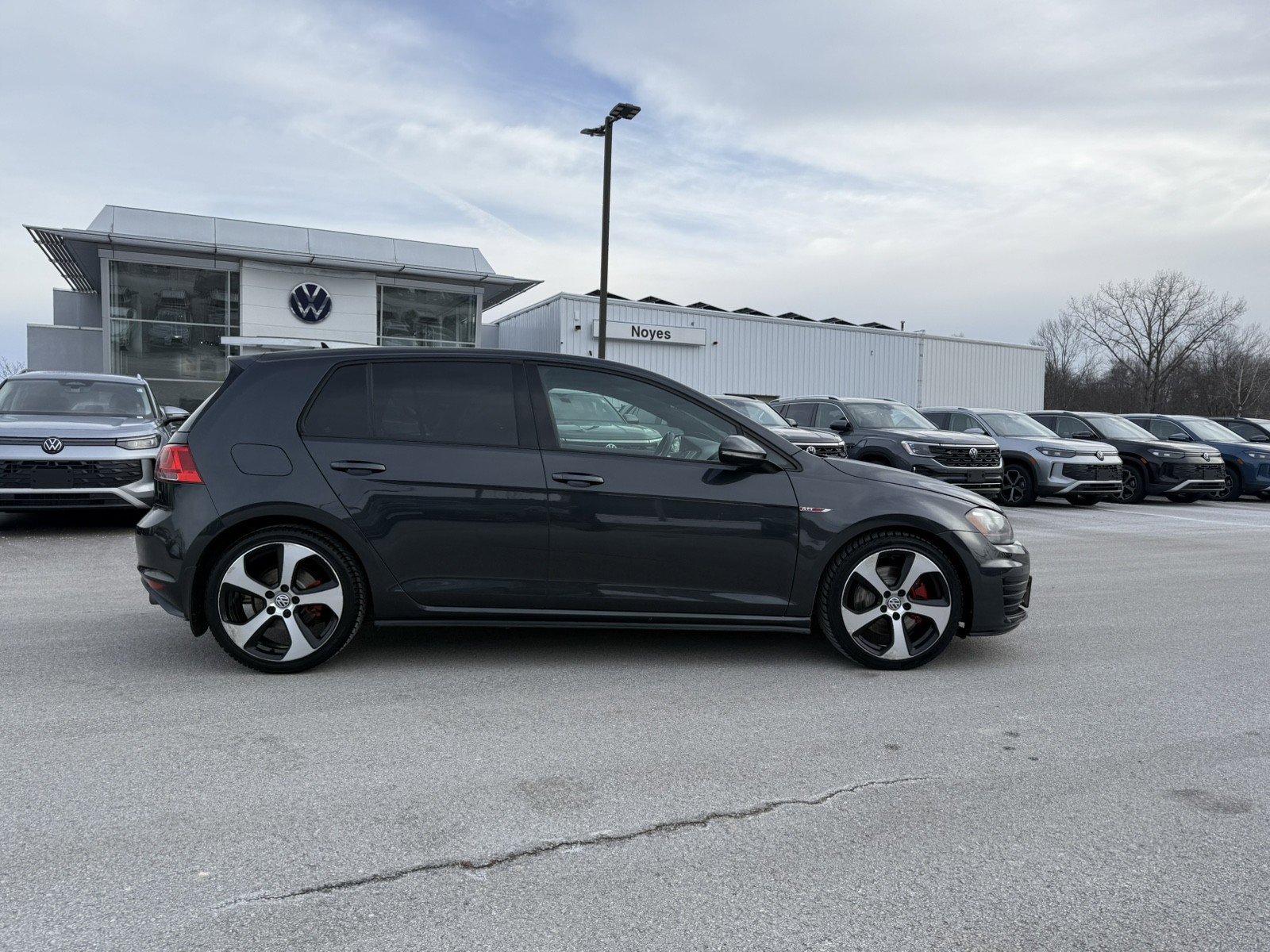 Used 2015 Volkswagen GTI SE w/ Lighting Package (SEL) image 4