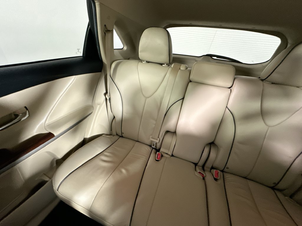 Used 2011 Toyota Venza w/ Leather Pkg FWD image 12