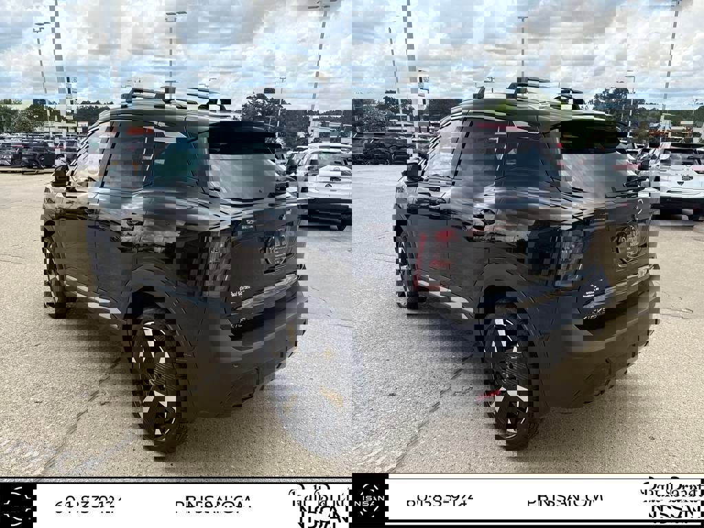 New 2025 Nissan Kicks SR image 6