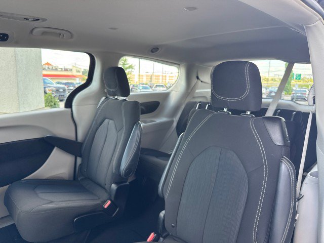 Used 2023 Chrysler Voyager LX FWD image 6