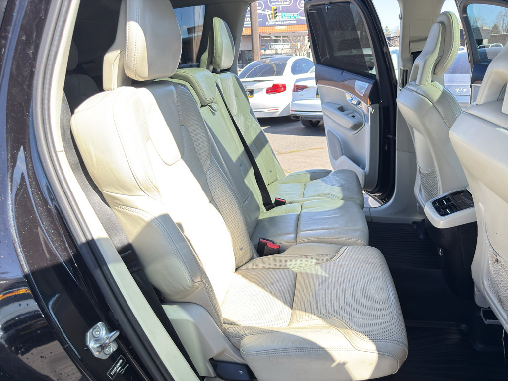 Used 2016 Volvo XC90 T6 Inscription w/ Vision Package image 20