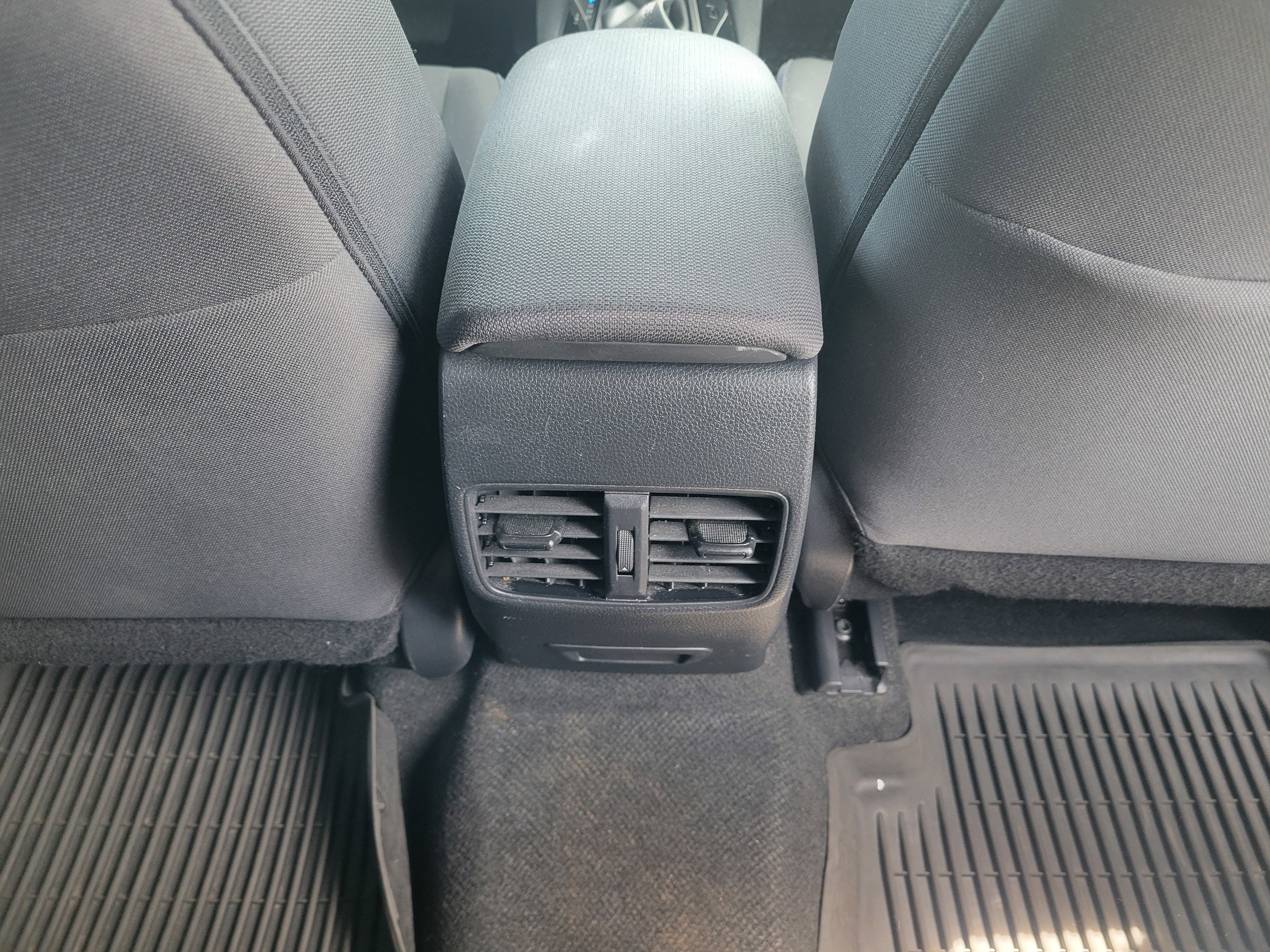 Used 2024 Toyota Corolla Cross AWD Hybrid image 17