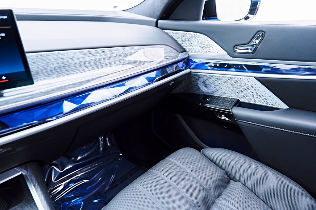 Used 2024 BMW 760i xDrive AWD/4WD image 80