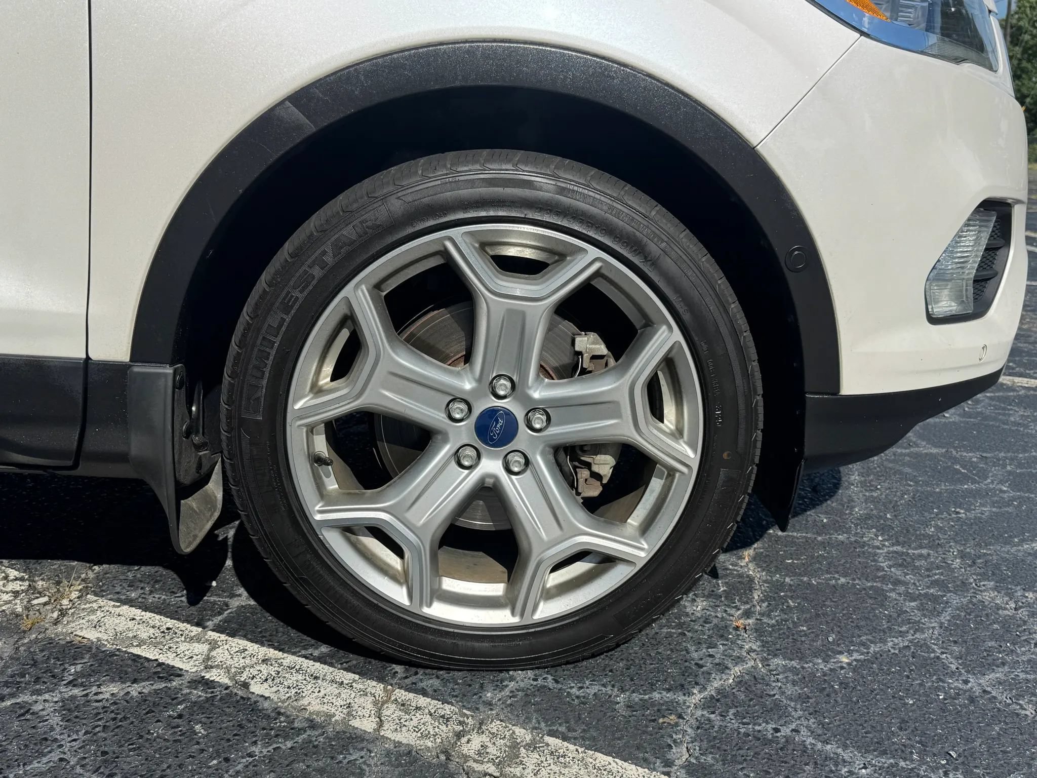 Used 2017 Ford Escape Titanium w/ Equipment Group 301A AWD/4WD image 9