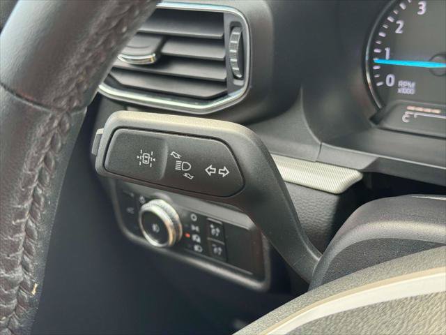 Used 2023 Ford Explorer XLT w/ Equipment Group 202A AWD/4WD image 23