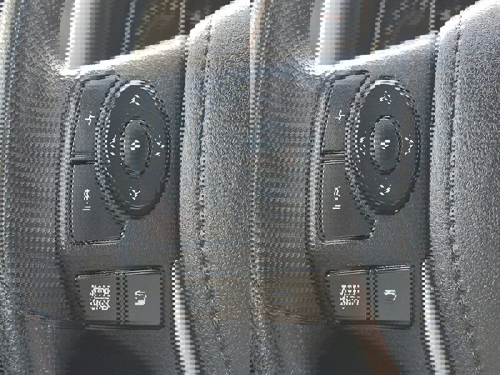 Used 2015 Toyota RAV4 LE image 20