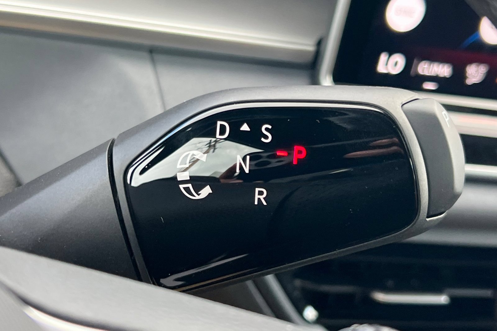 New 2026 Volkswagen Tiguan SE R-Line AWD/4WD image 21