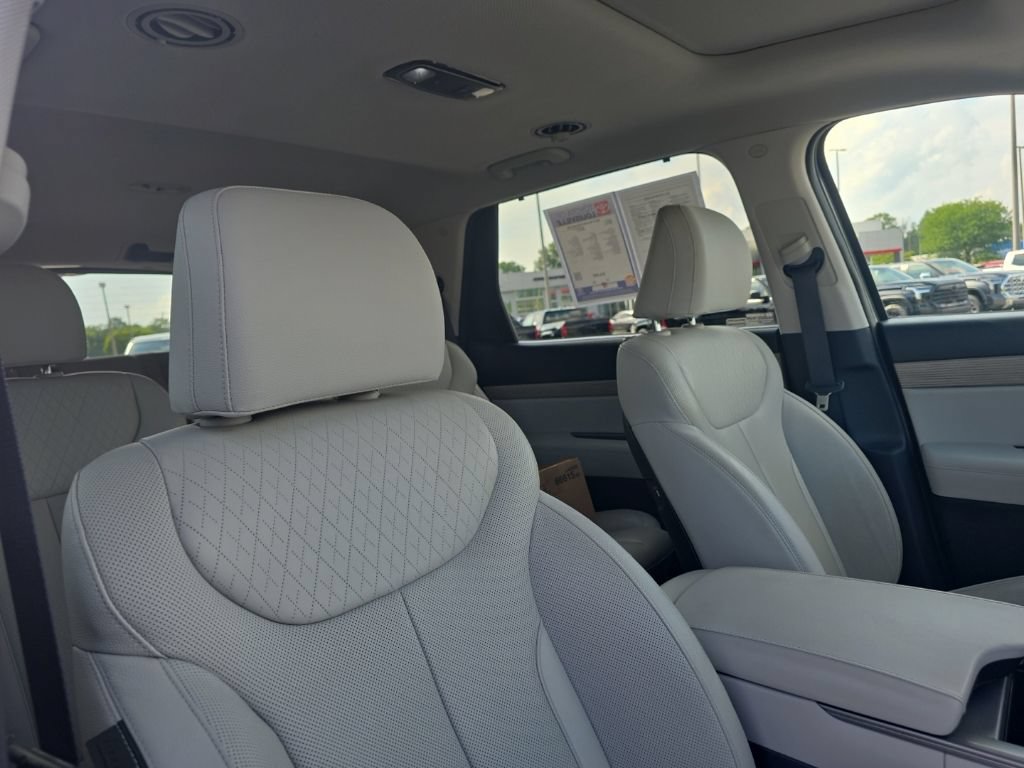 Used 2022 Hyundai Palisade SEL w/ Premium Package FWD image 11