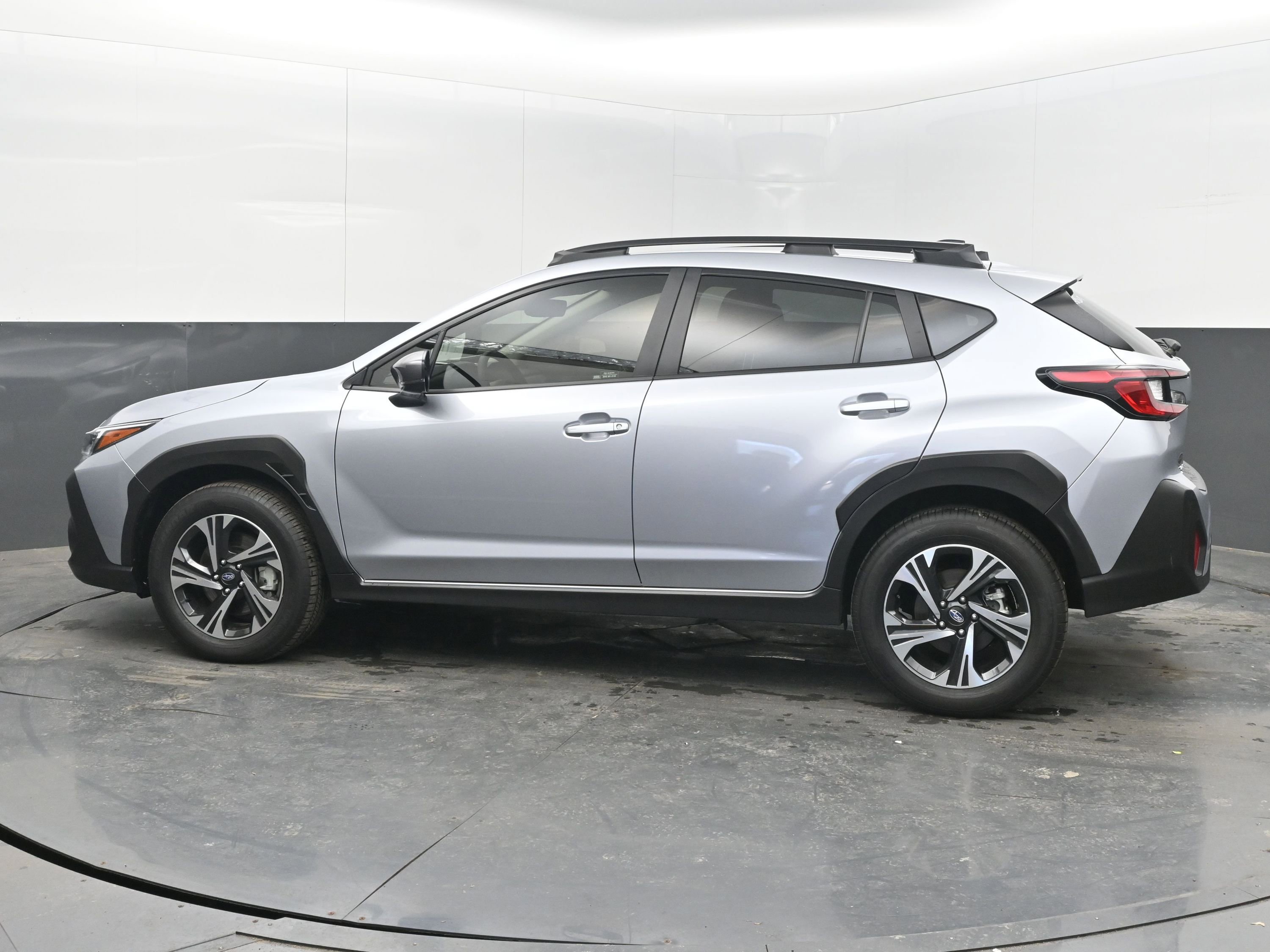 Used 2025 Subaru Crosstrek 2.0i Premium w/ Crosstrek Mirror Package image 7