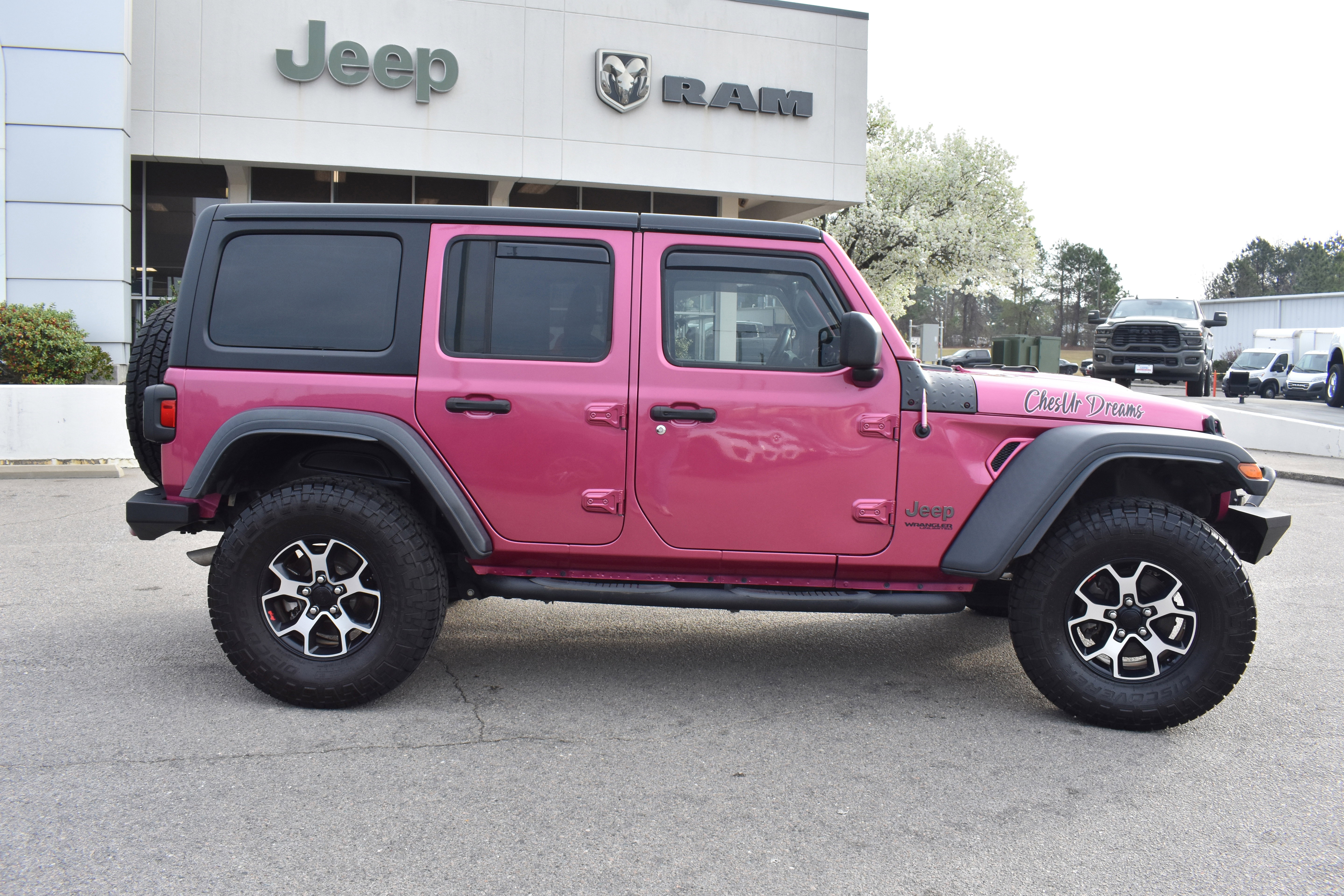 Used 2022 Jeep Wrangler Unlimited Rubicon w/ Cold Weather Group image 10