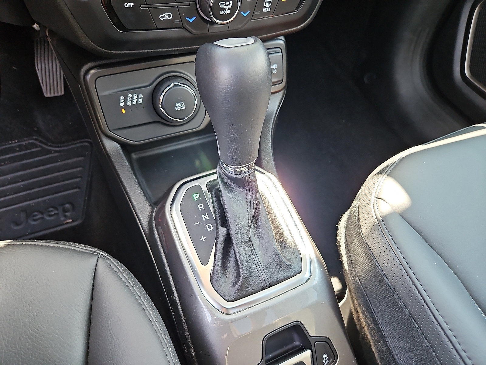 Used 2022 Jeep Renegade Limited w/ Sun, Sound & Wheels Group AWD/4WD image 16