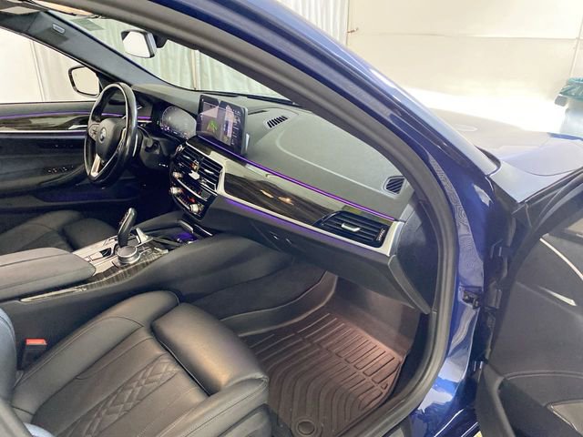 Used 2021 BMW 530i xDrive w/ Premium Package image 36