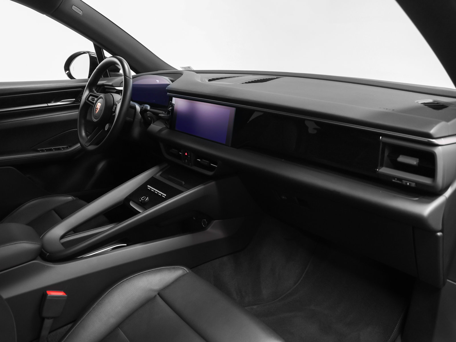 Certified 2025 Porsche Macan Electric RWD image 21