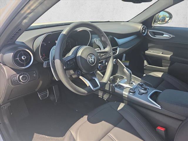 Used 2025 Alfa Romeo Giulia RWD image 10