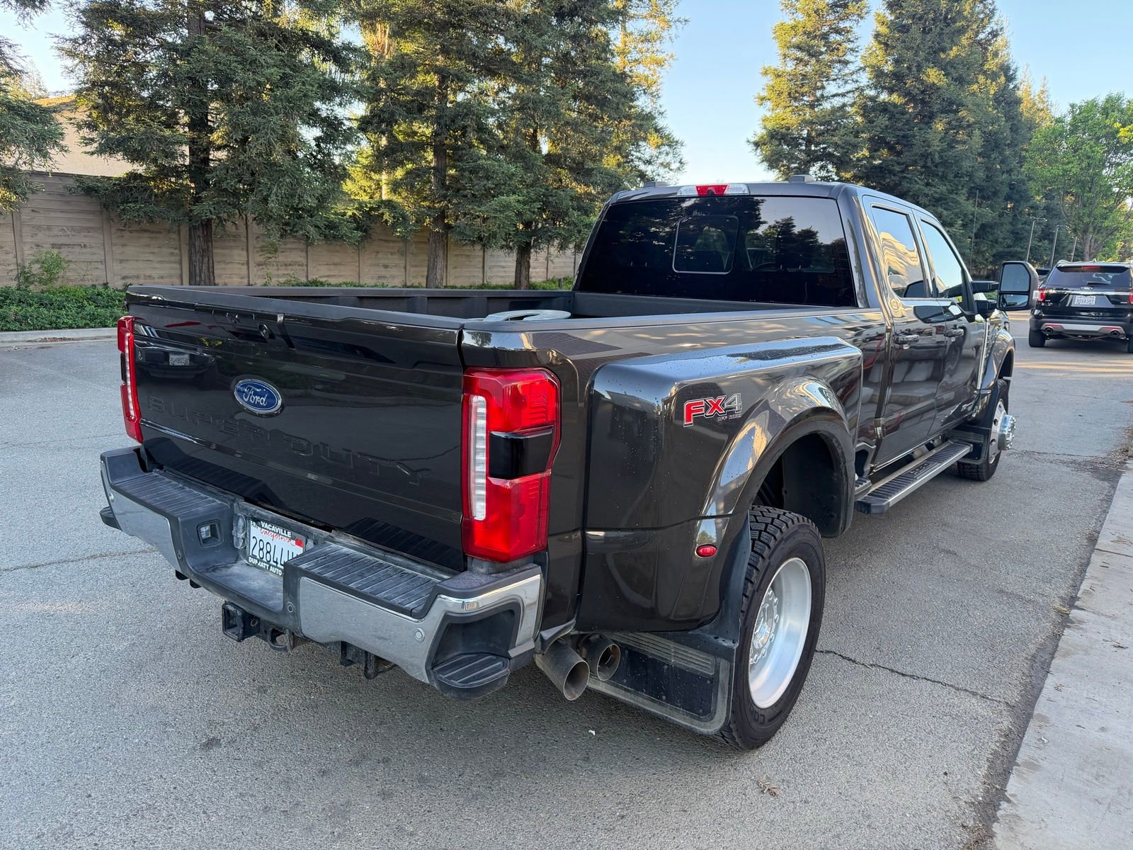 Used 2024 Ford F450 Lariat w/ FX4 Off-Road Package image 6