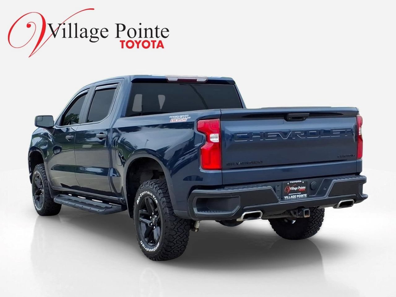 Used 2020 Chevrolet Silverado 1500 Custom Trail Boss w/ LPO, Dark Essentials Package AWD/4WD image 4