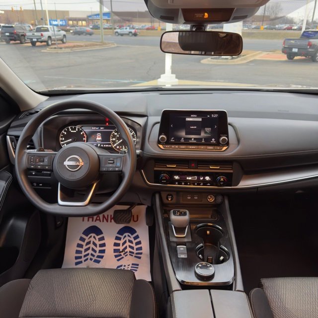 Used 2024 Nissan Rogue SV image 16