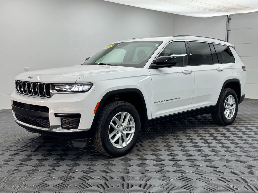 Used 2023 Jeep Grand Cherokee L Laredo AWD/4WD image 2